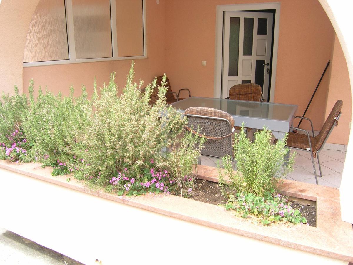 Apartments Sokolovic Krk Town Exterior foto